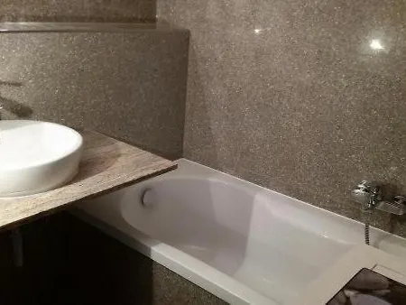 Zum Wohlfuhlen Fur 4 Erwachsene +1 Kind, Schwimmbad Vor Der Tur Tiere Erlaubt